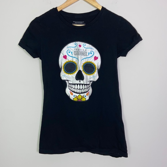 Tops - ⭐️$5 SALE⭐️ must be bundled 
Cazadores Day of the Dead Sugar Skull Size Medium